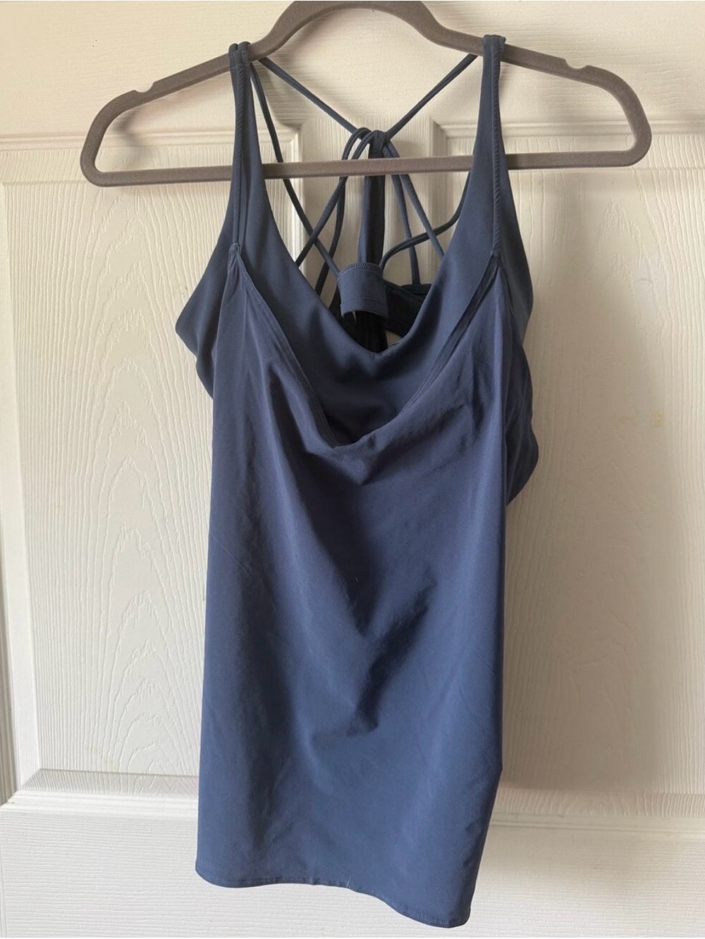 Athleta Navy Built-In Bra Strappy Open Back Yoga Tank Est Size L Athleisure